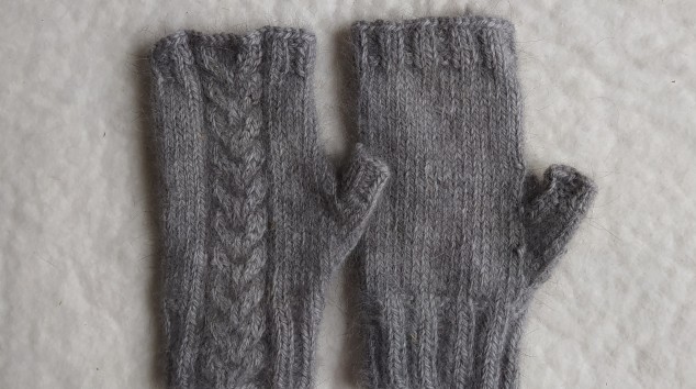 Fingerless mittens