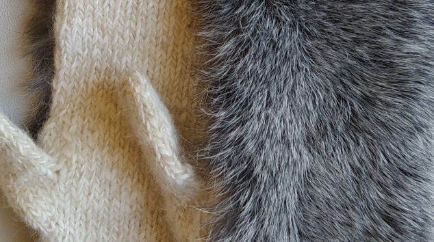 Angora wool mittens with rabbit leather upper